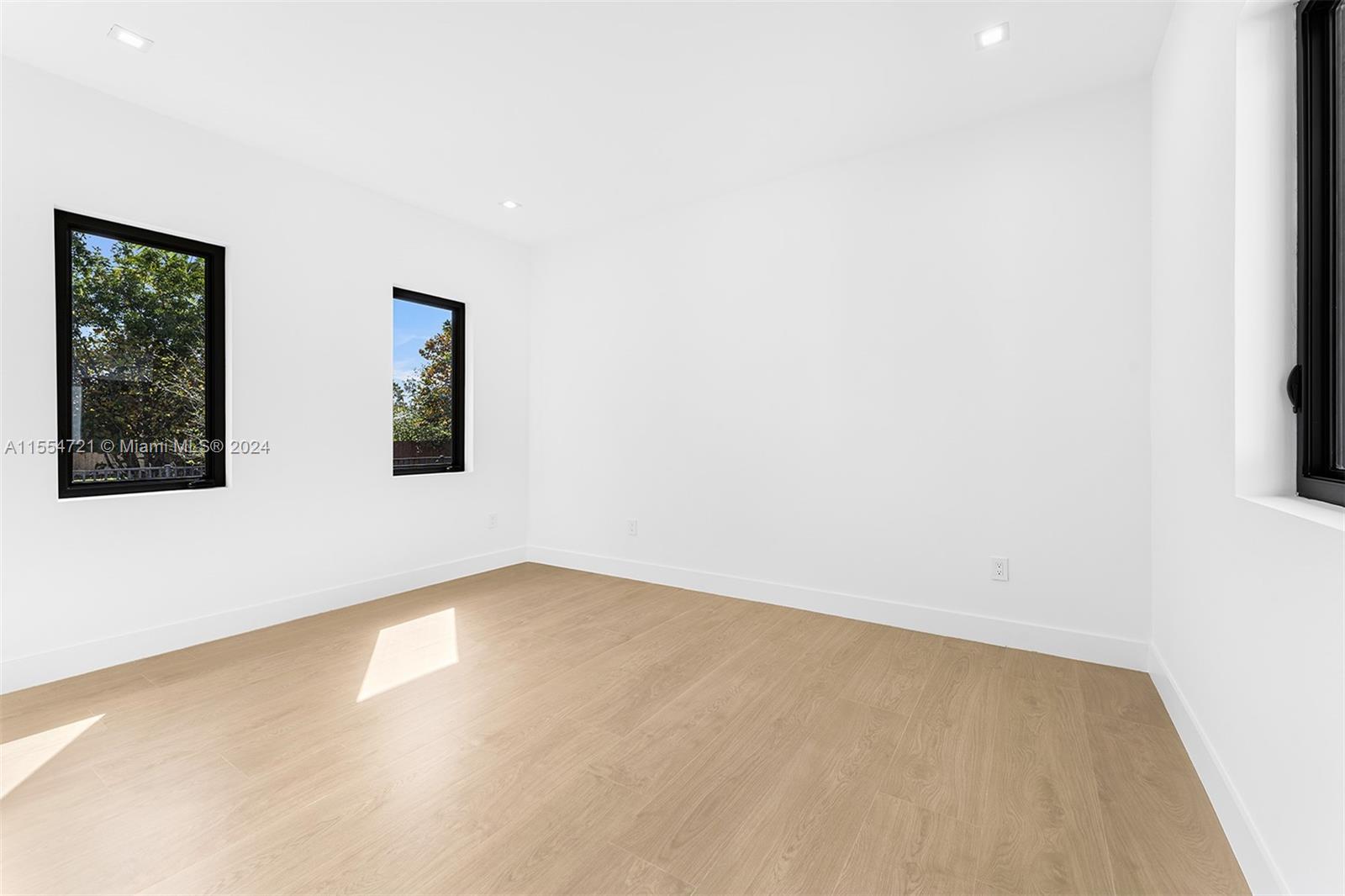 PINE TREE ESTATES 1ST ADD - Residential