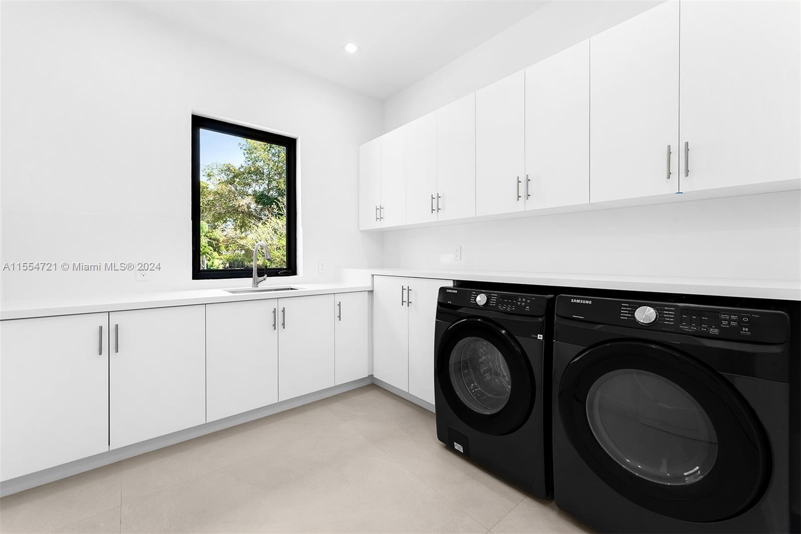 PINE TREE ESTATES 1ST ADD - Residential