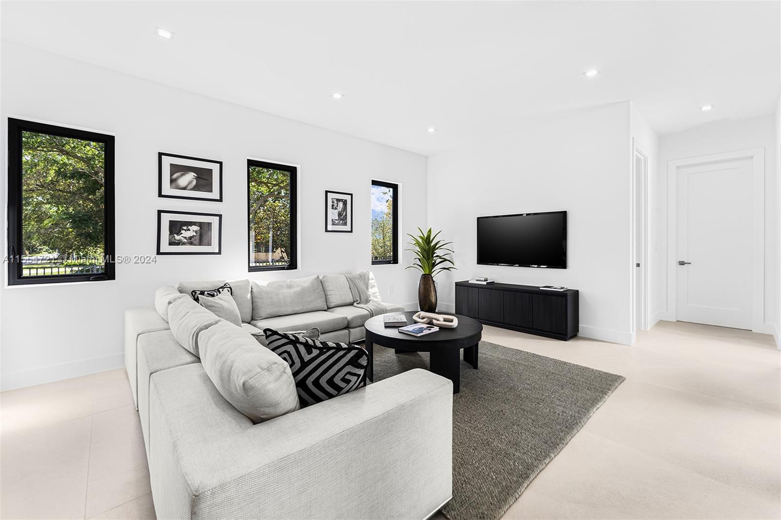 PINE TREE ESTATES 1ST ADD - Residential