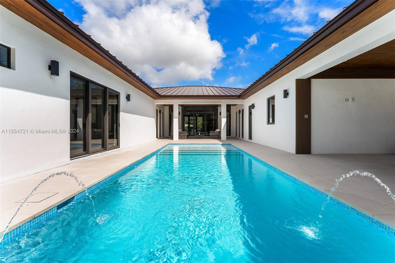 PINE TREE ESTATES 1ST ADD - Residential