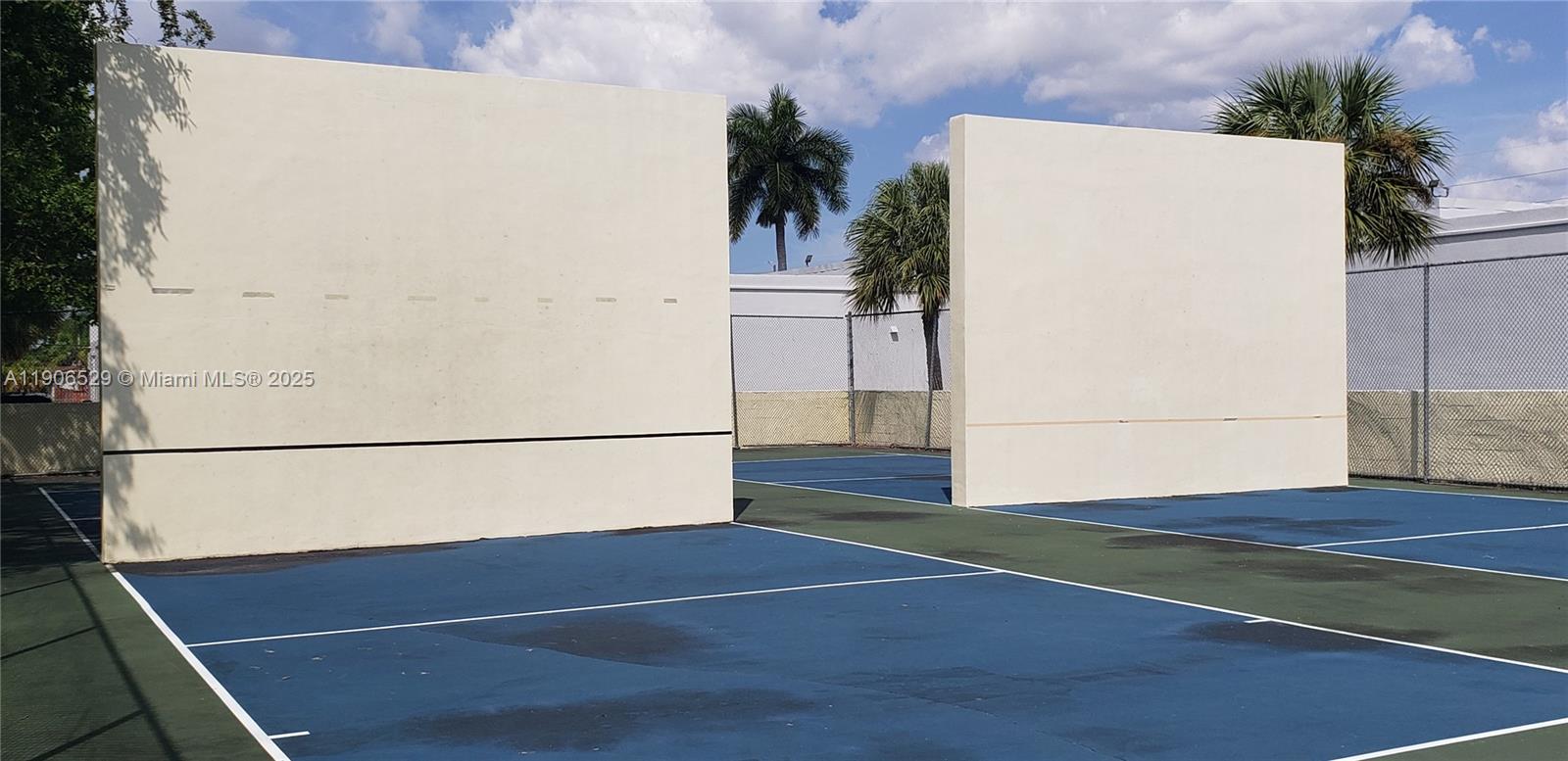 SUNSET PALMS WEST CONDO - Residential