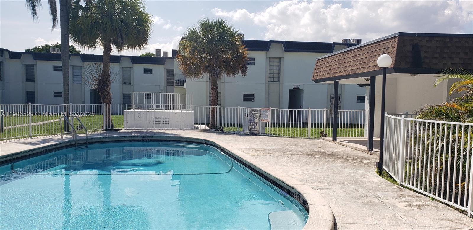 SUNSET PALMS WEST CONDO - Residential