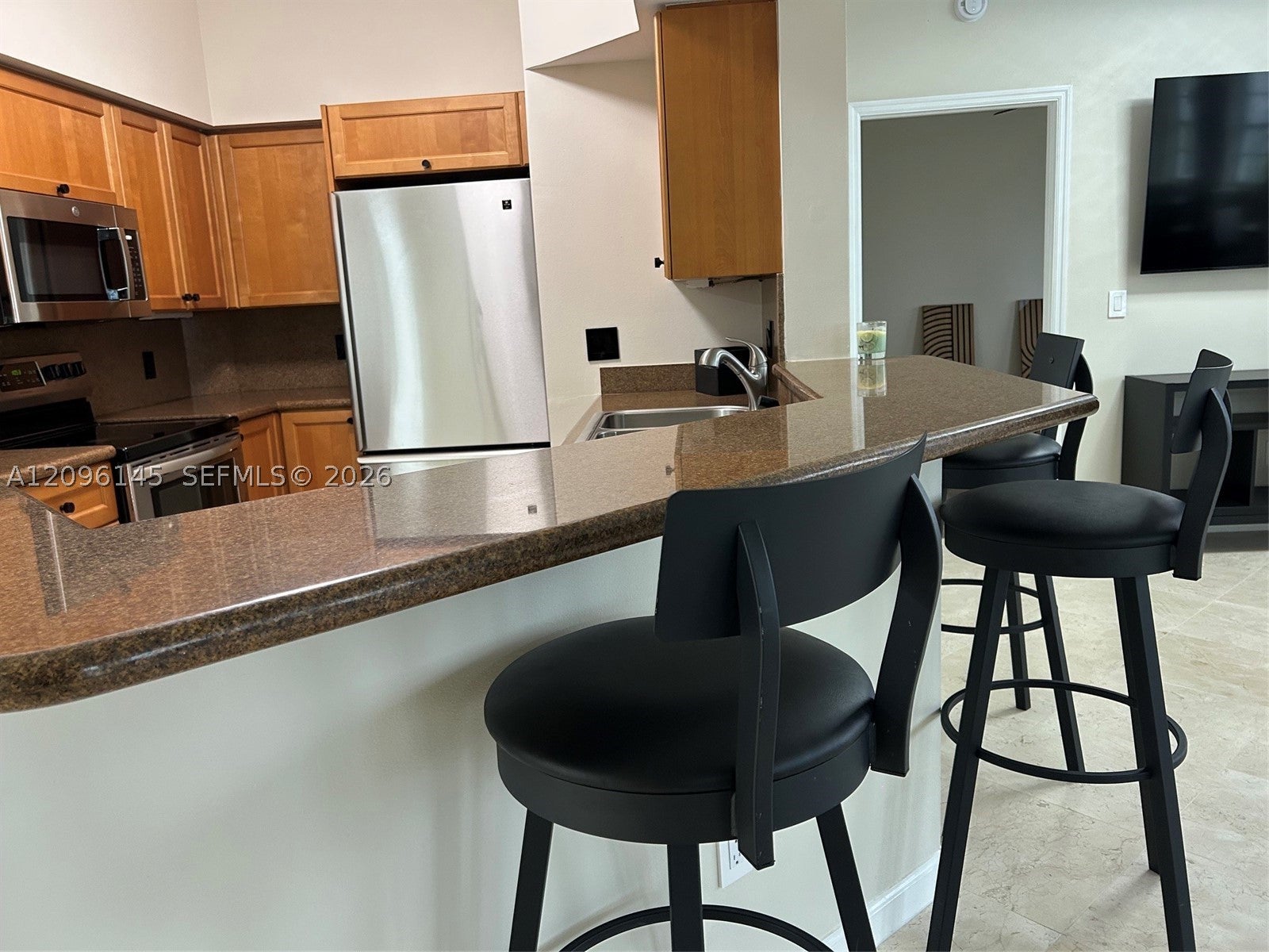 3255 NE 184th St 12511