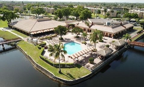 9121 Sunrise Lakes Blvd 101 Sunrise FL 33322