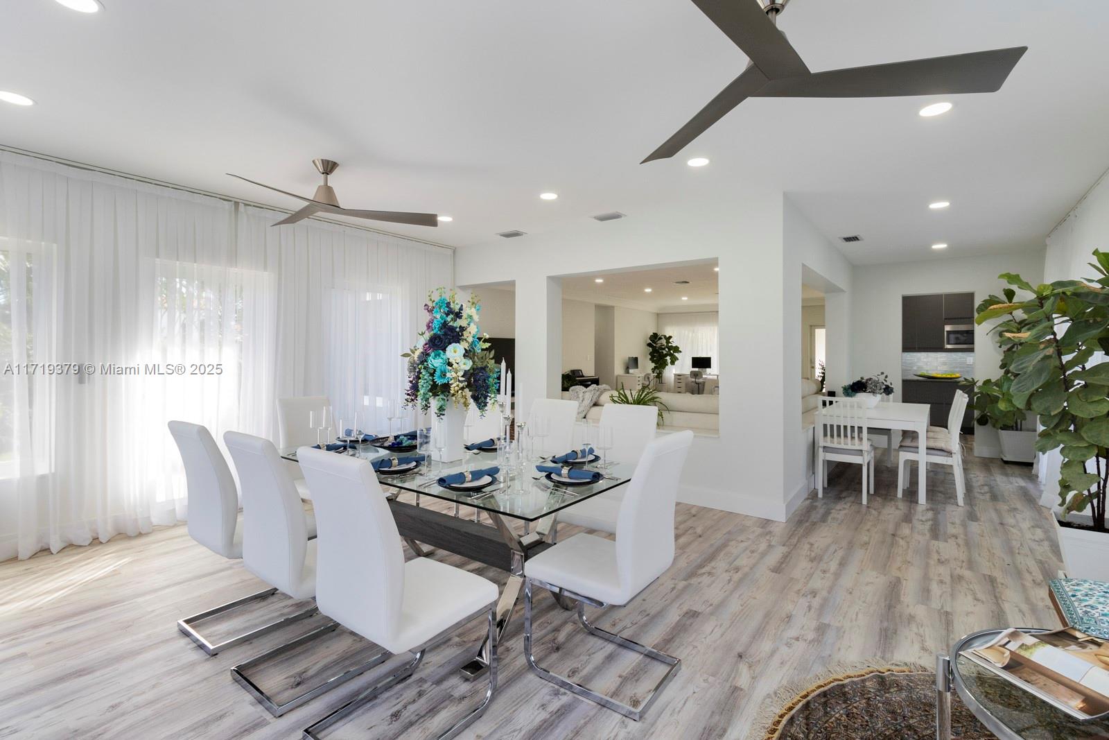 HOLLYWOOD LAKES SECTION - Residential
