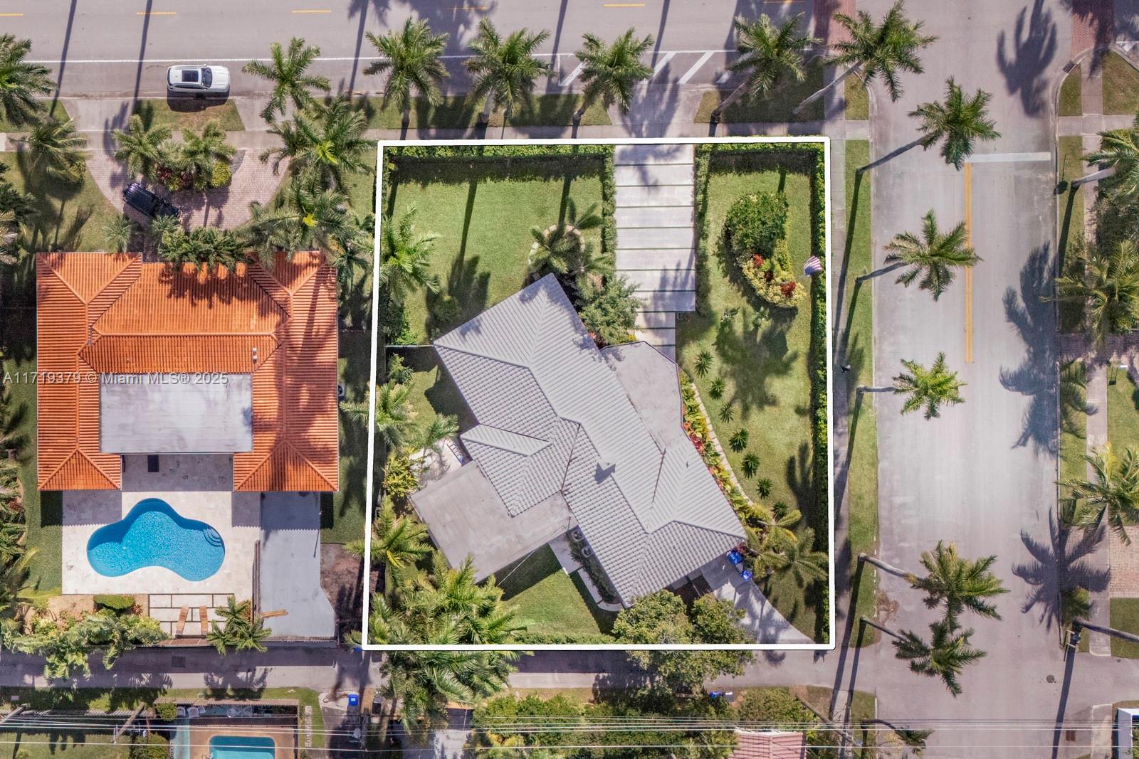 HOLLYWOOD LAKES SECTION - Residential
