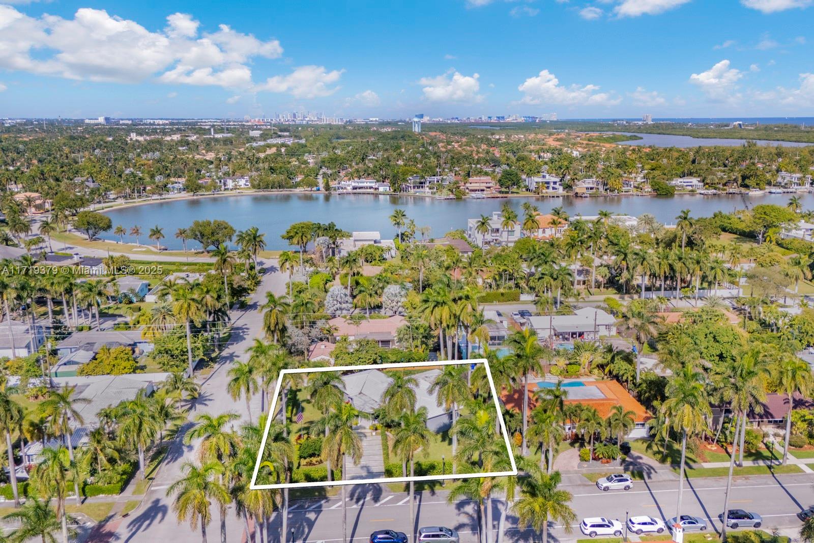 HOLLYWOOD LAKES SECTION - Residential