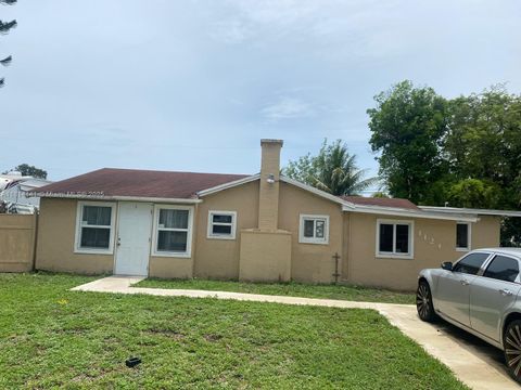 1124 NW 100th Ter Miami FL 33150