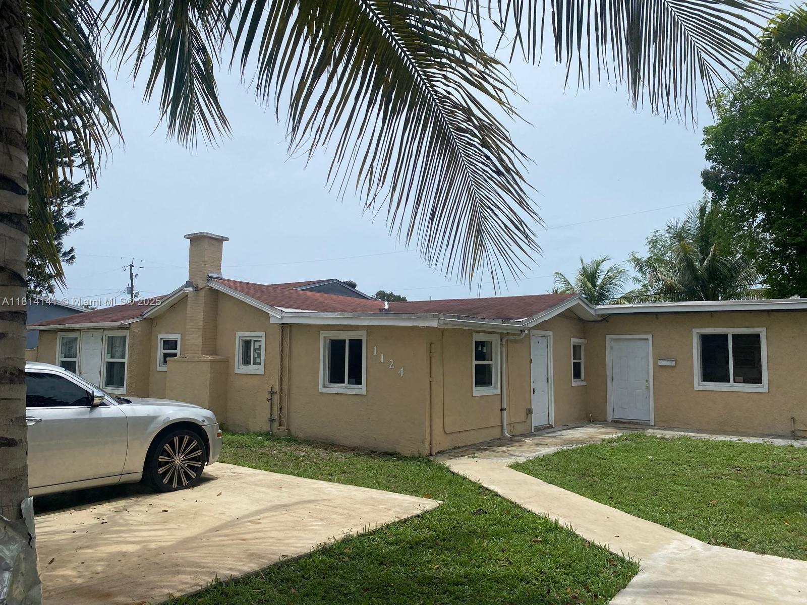 1124 NW 100th Ter