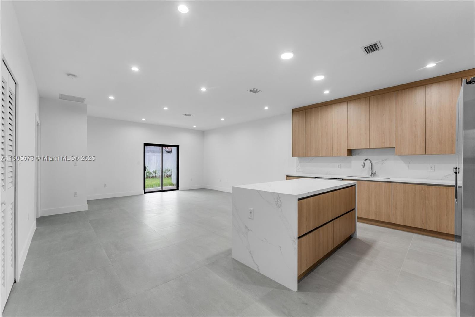 KENDALL PLACE - Residential