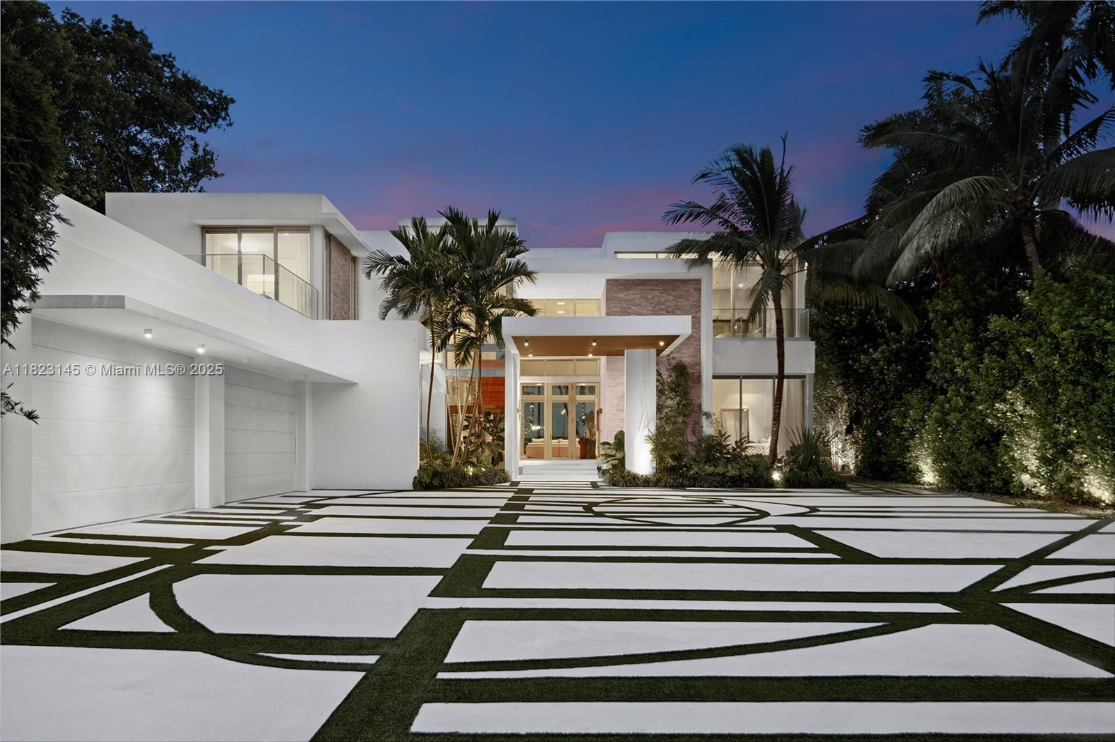 30 Palm Ave