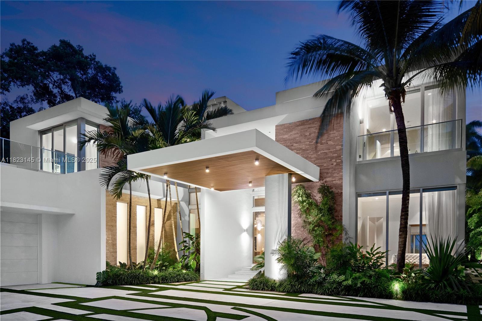 30 Palm Ave