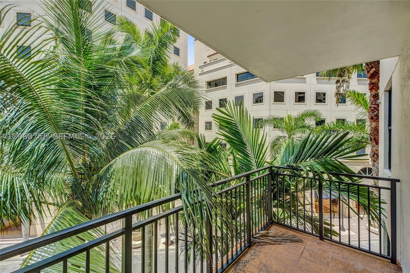 888 S Douglas Rd 304