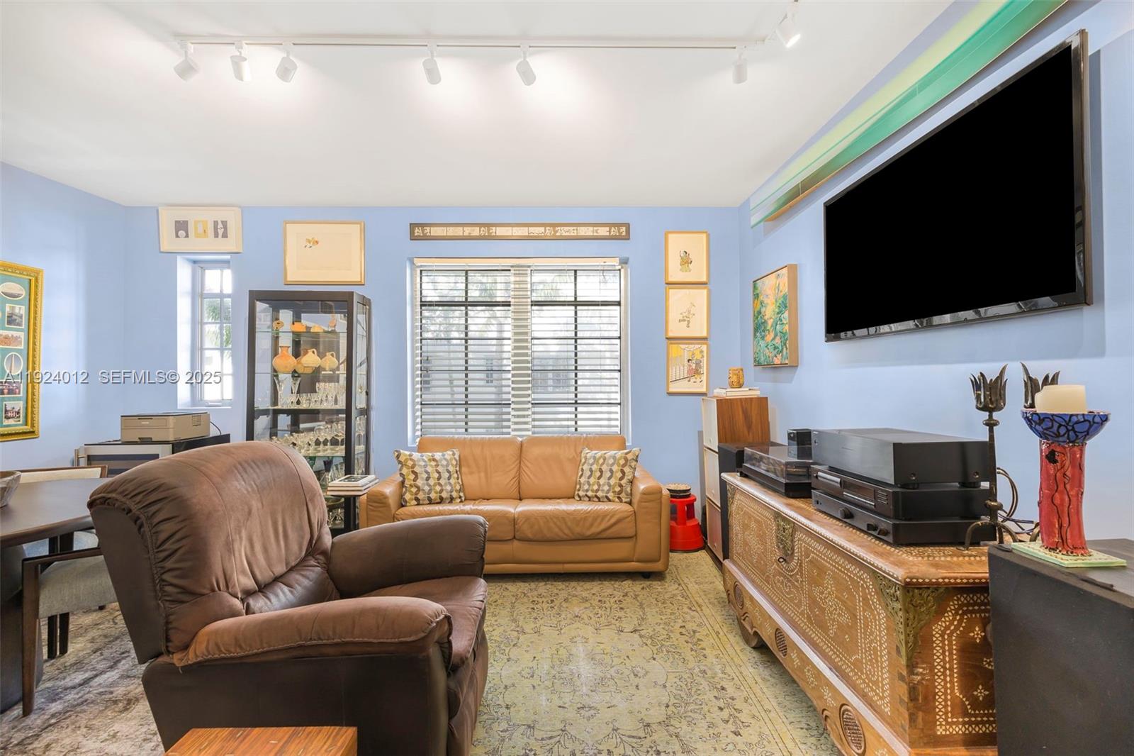 ARTECITY GOVERNOR CONDO - Residential