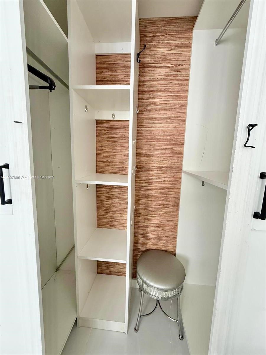 DEL PRADO MARINA - Residential