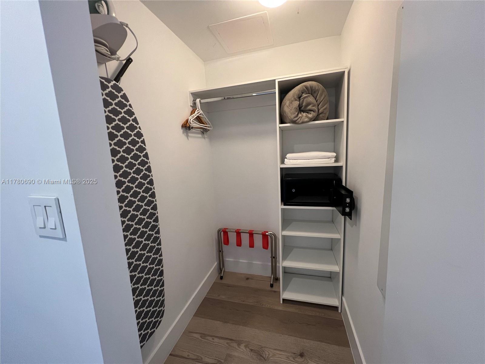 BEACHWALK CONDOMINIUM - Residential
