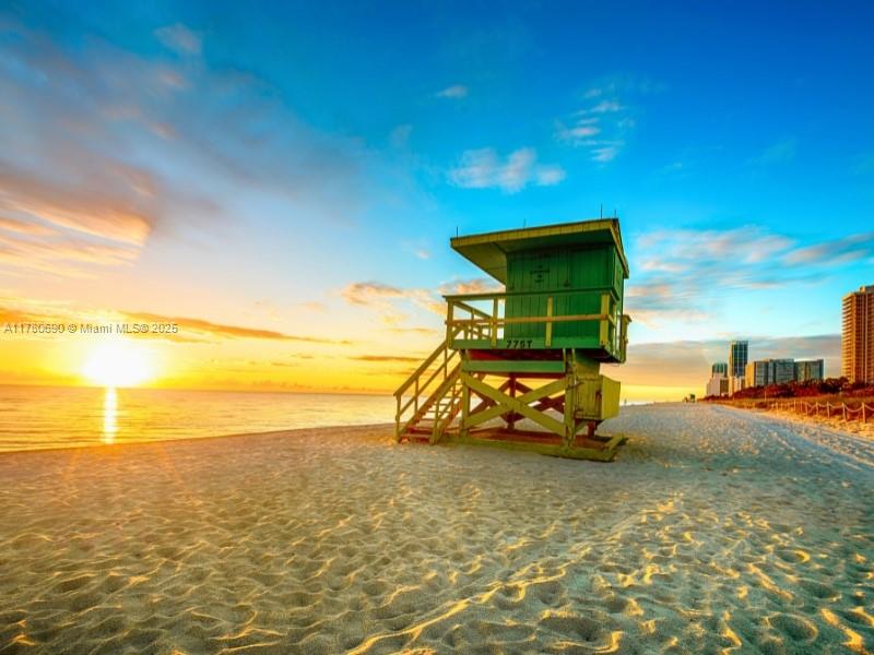 BEACHWALK CONDOMINIUM - Residential