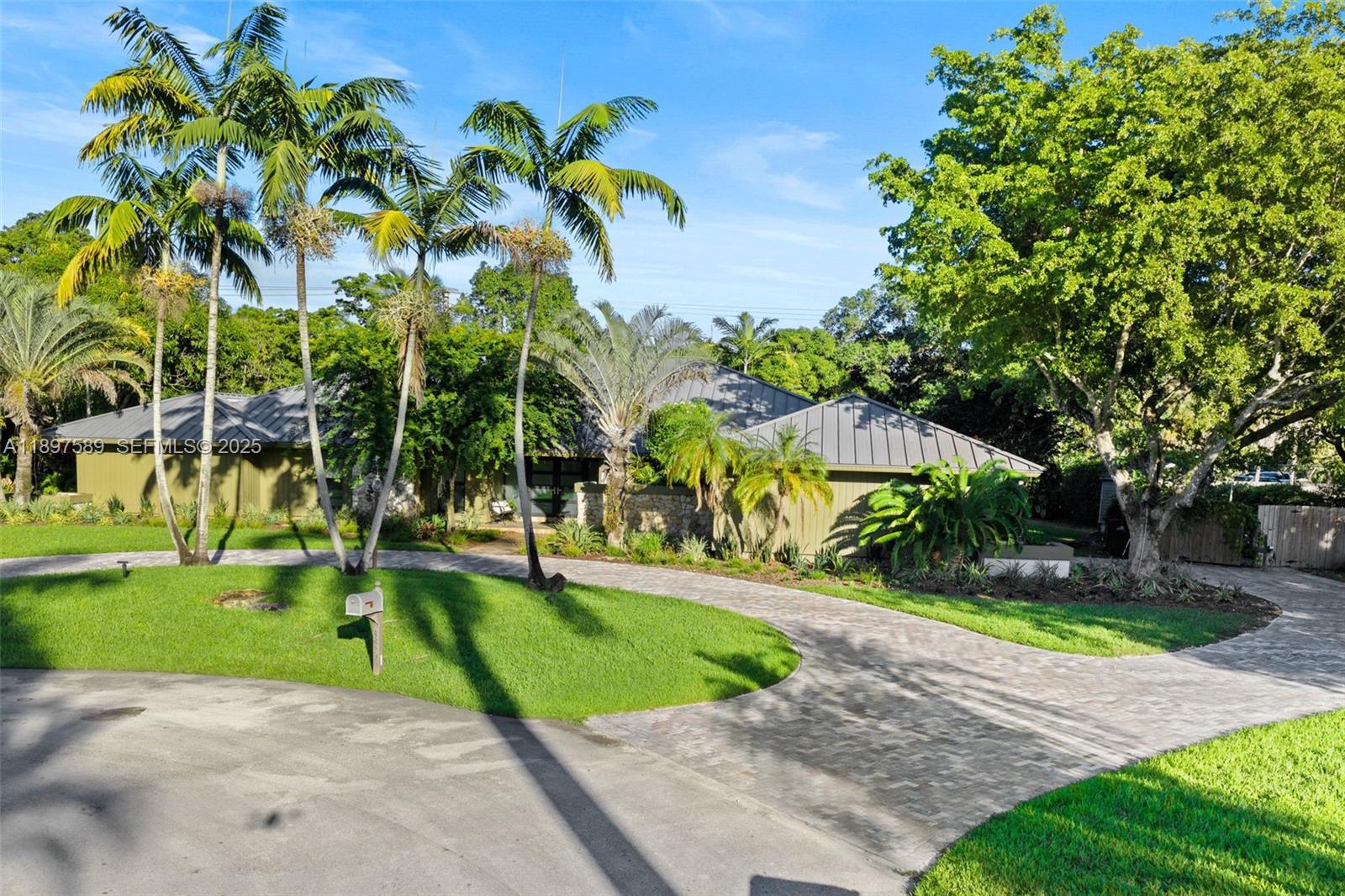 PINE BAY ESTATES SOUTH - Residential