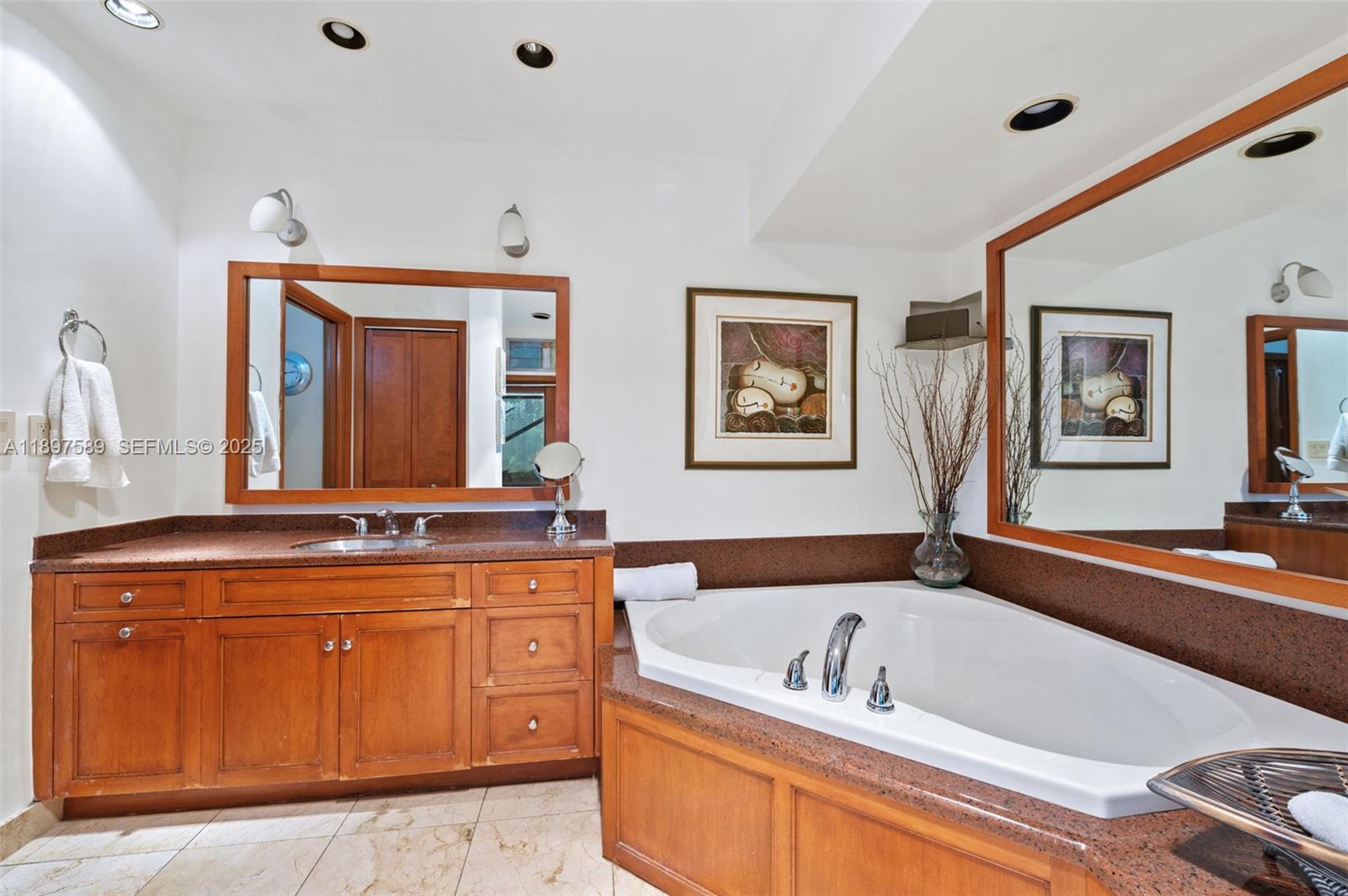 PINE BAY ESTATES SOUTH - Residential