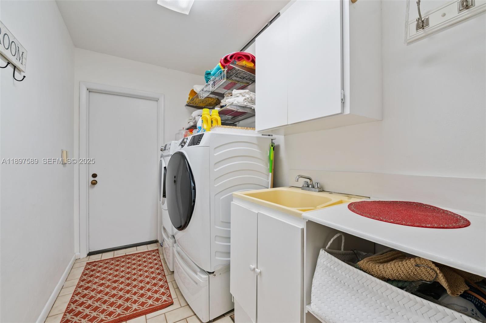 PINE BAY ESTATES SOUTH - Residential