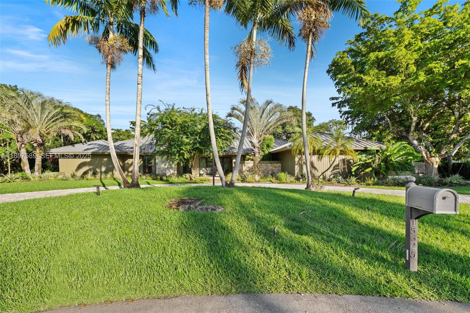 PINE BAY ESTATES SOUTH - Residential