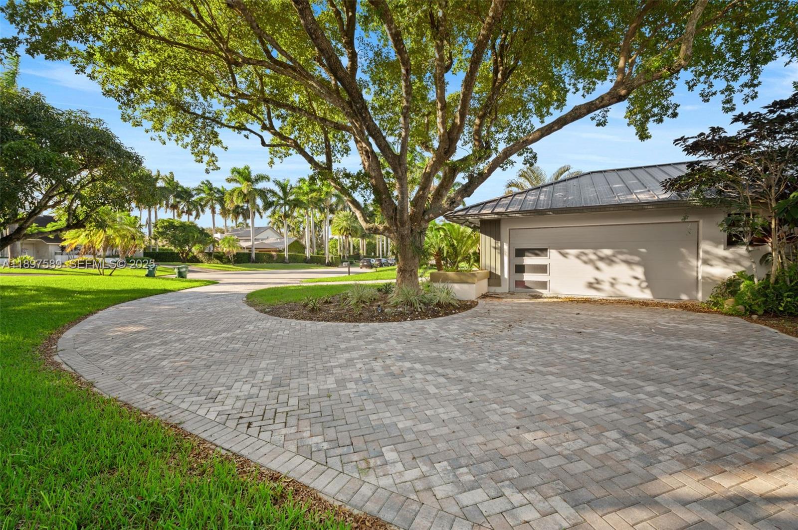 PINE BAY ESTATES SOUTH - Residential