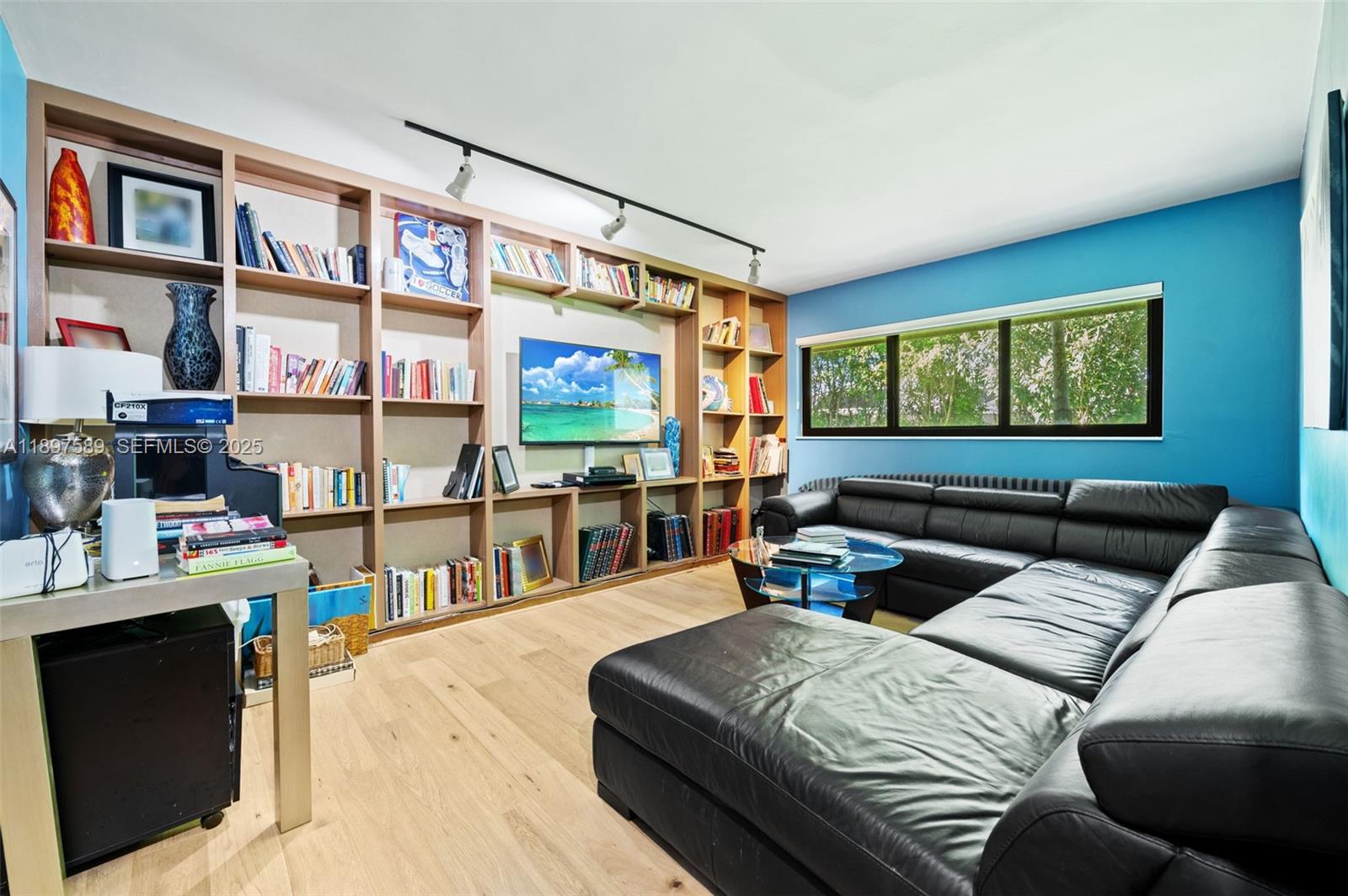 PINE BAY ESTATES SOUTH - Residential