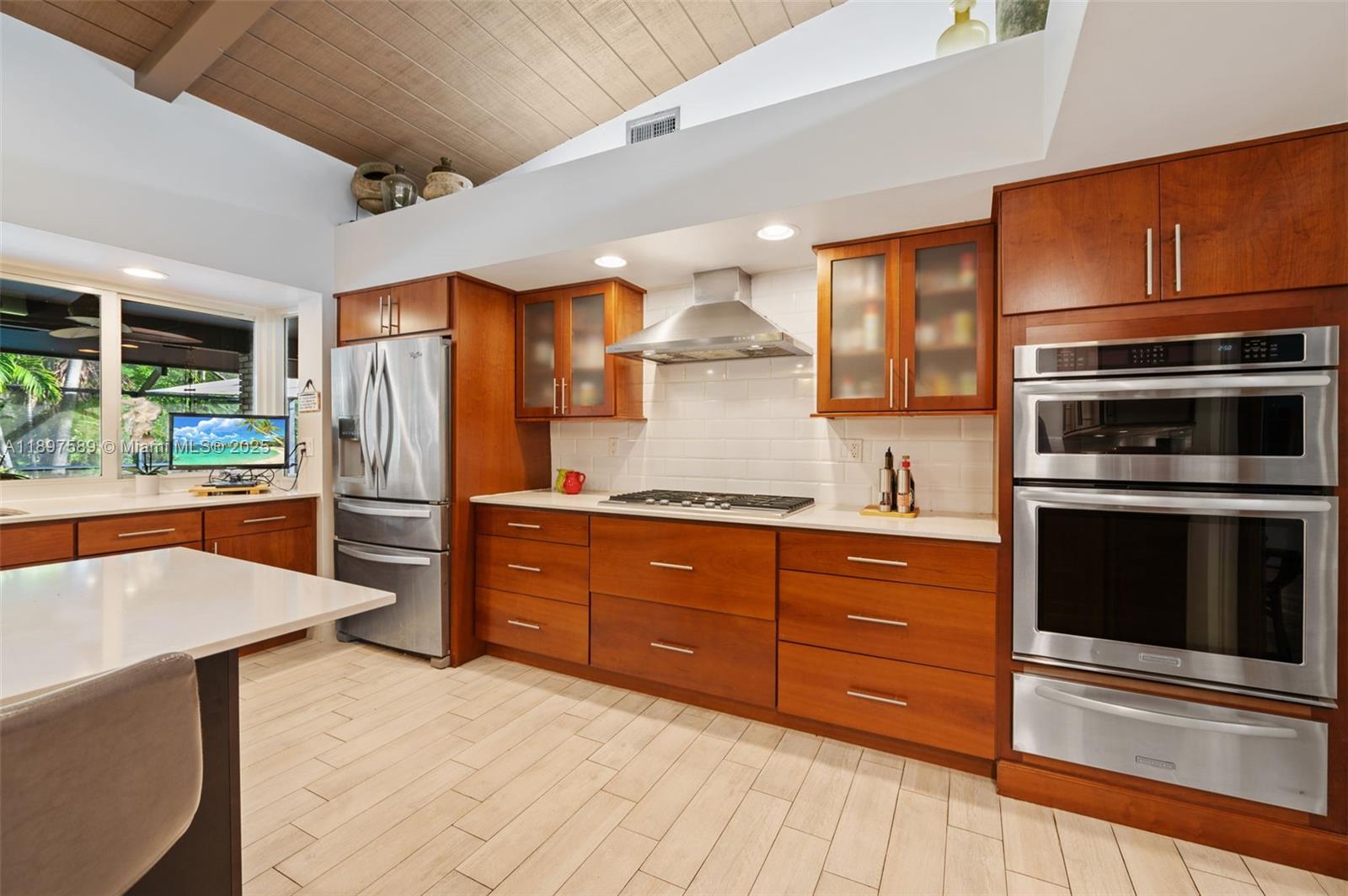 PINE BAY ESTATES SOUTH - Residential