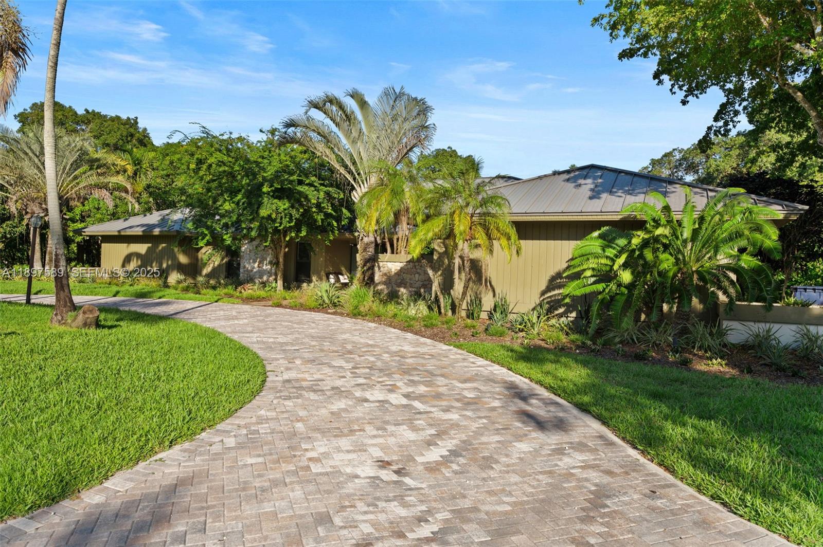 PINE BAY ESTATES SOUTH - Residential