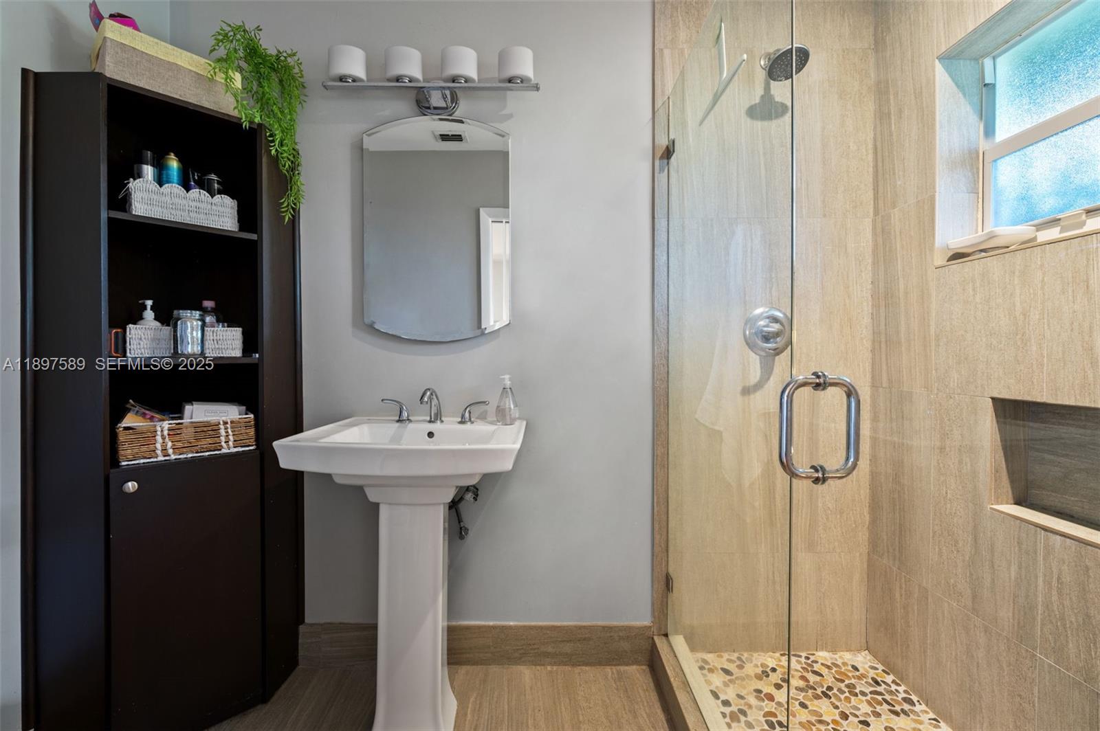 PINE BAY ESTATES SOUTH - Residential