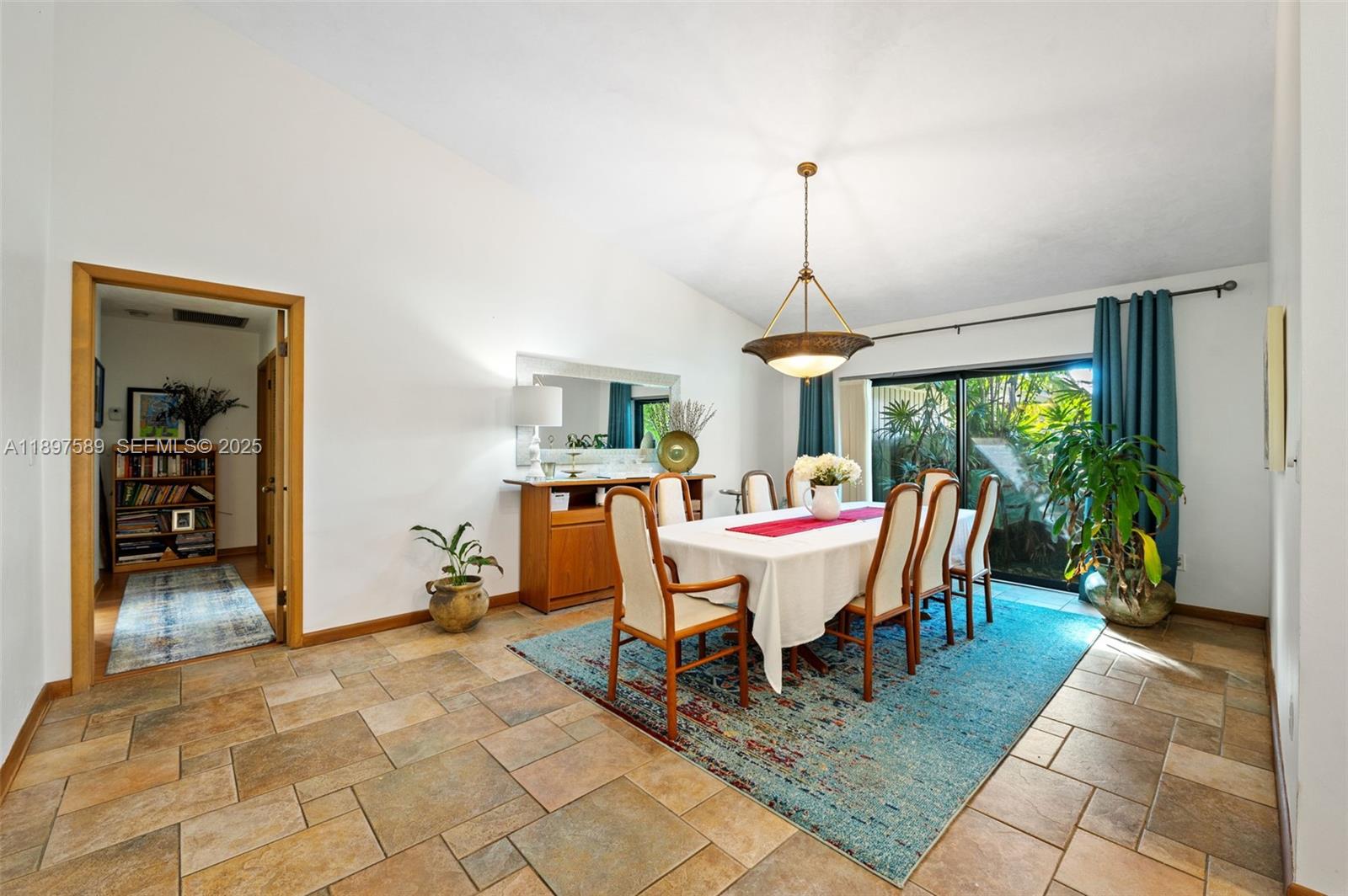 PINE BAY ESTATES SOUTH - Residential