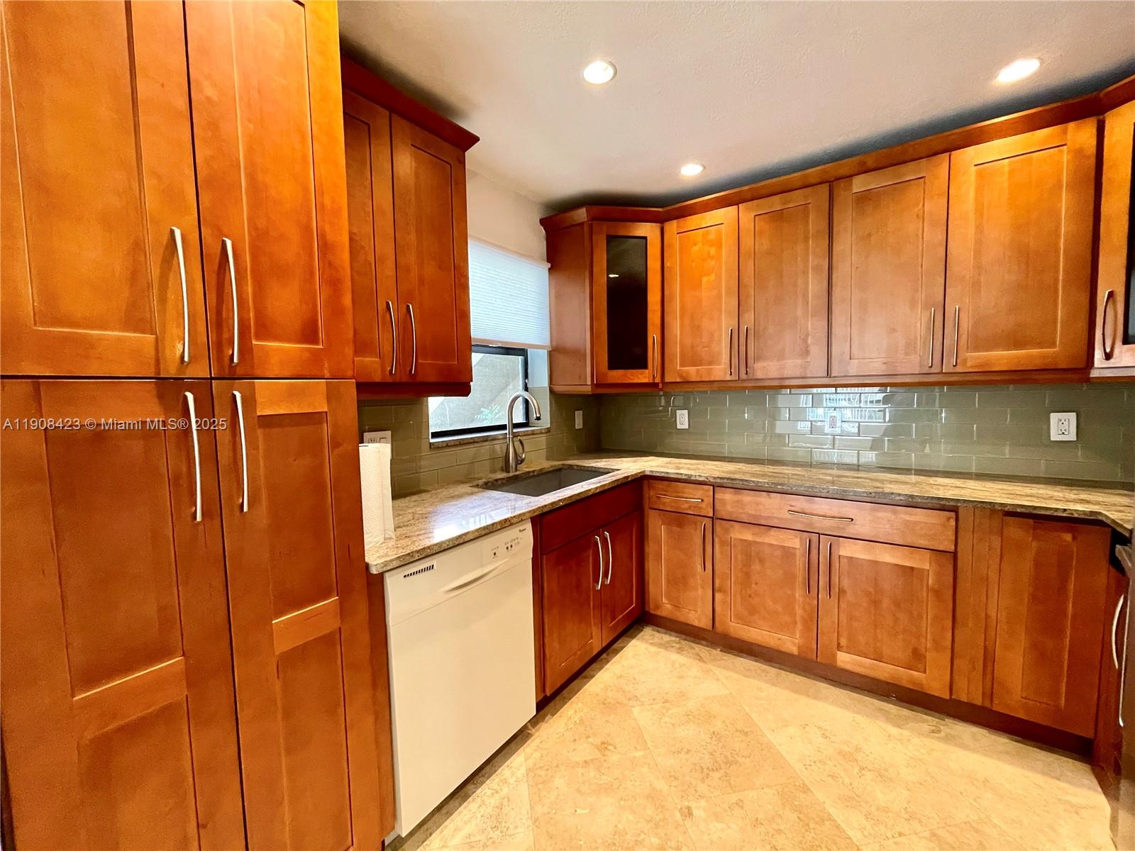 KARANDA VILLAGE III - Residential Lease