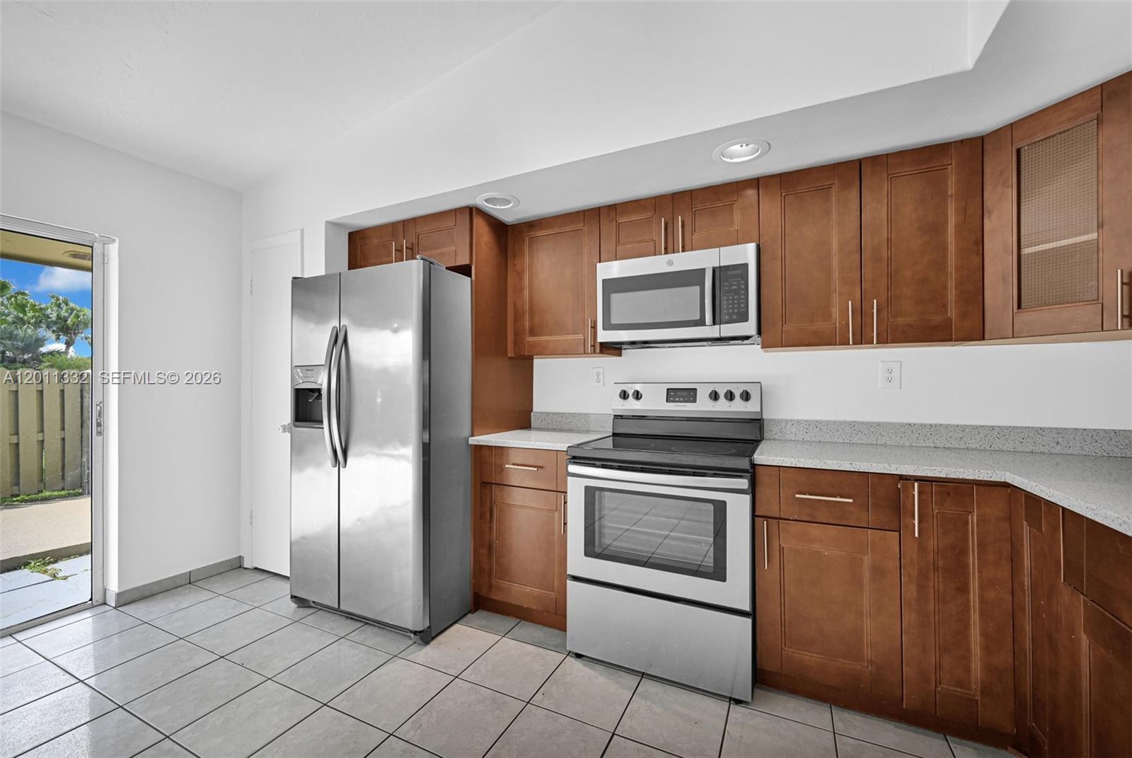 DEVON-AIRE VILLAS SEC 6 - Residential