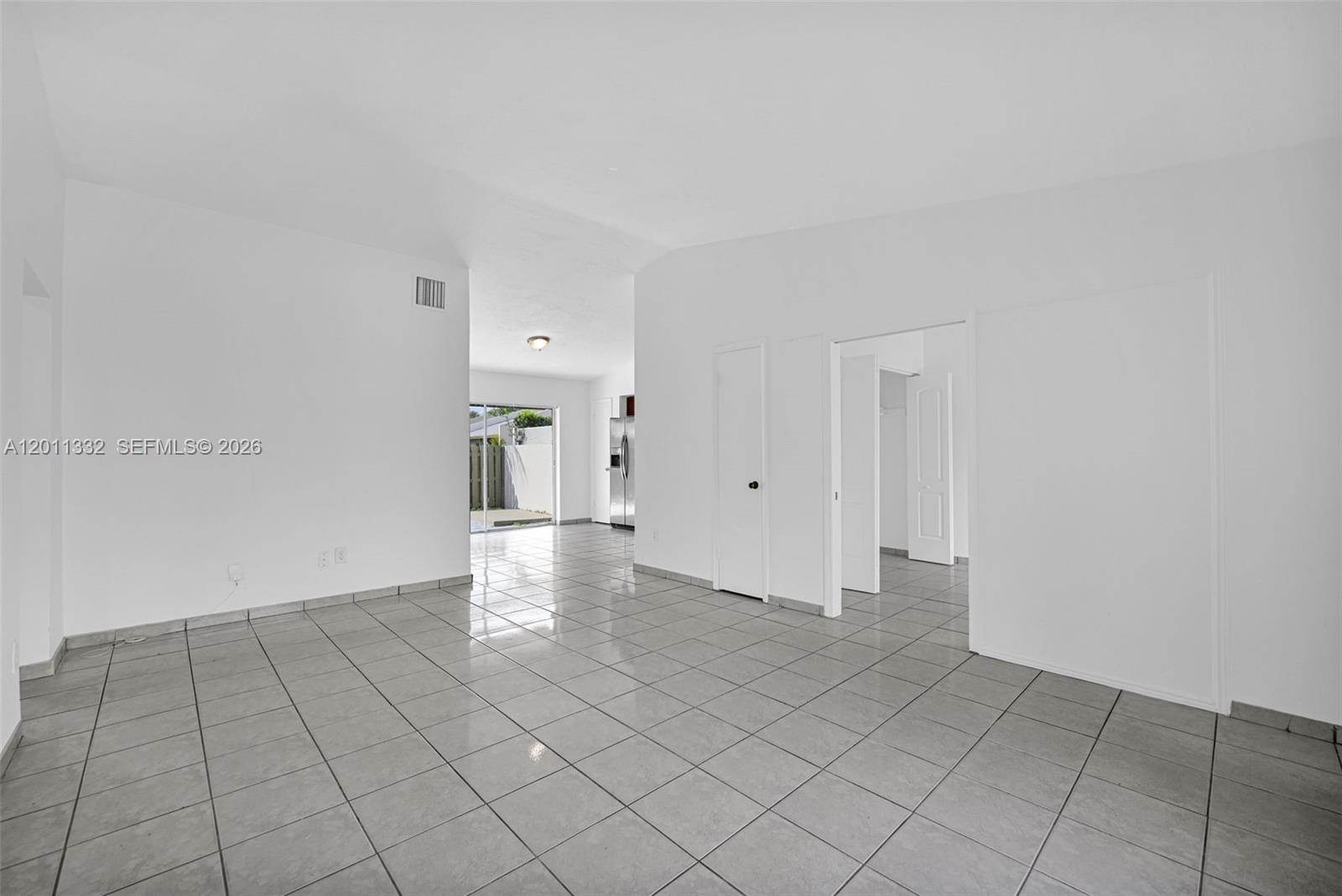 DEVON-AIRE VILLAS SEC 6 - Residential