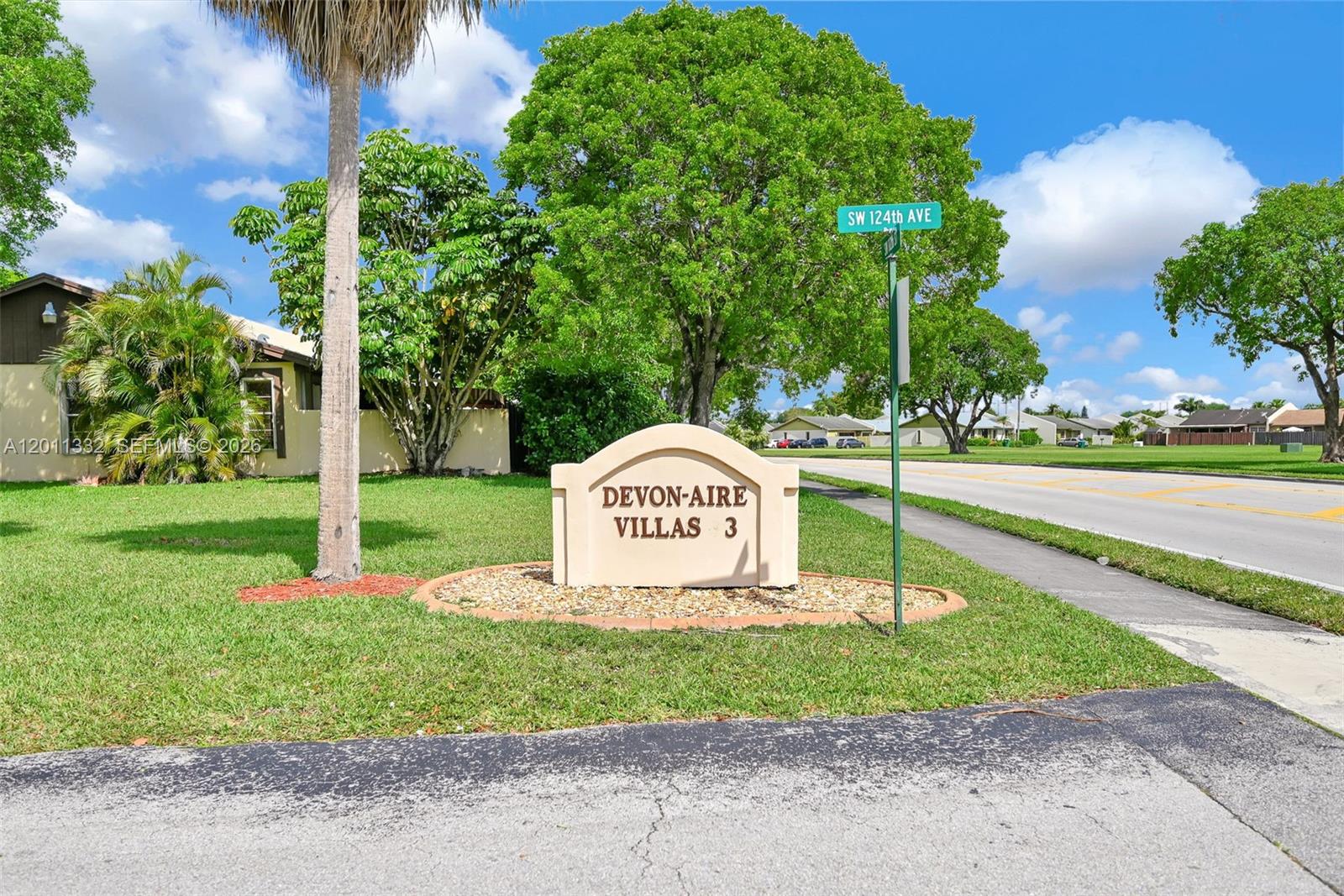 DEVON-AIRE VILLAS SEC 6 - Residential