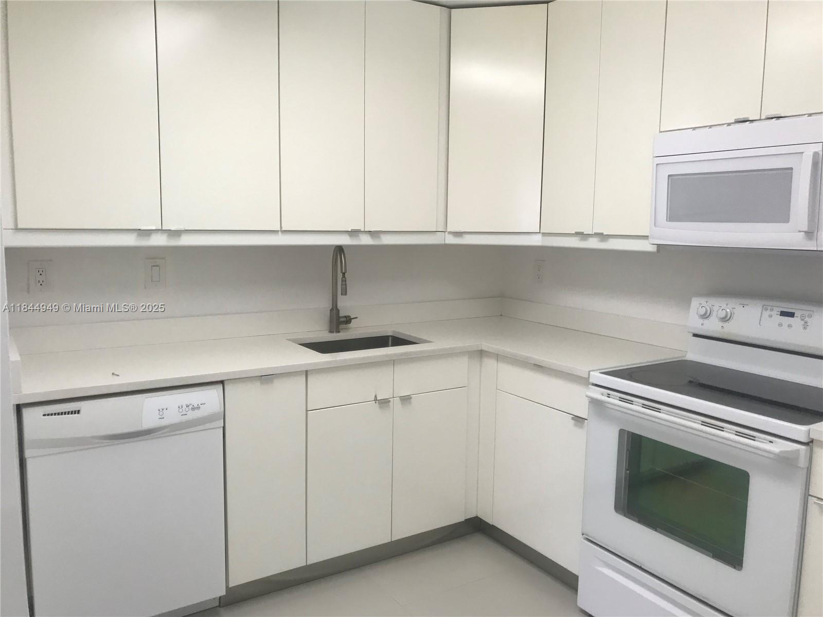 1450 Brickell Bay Dr 604
