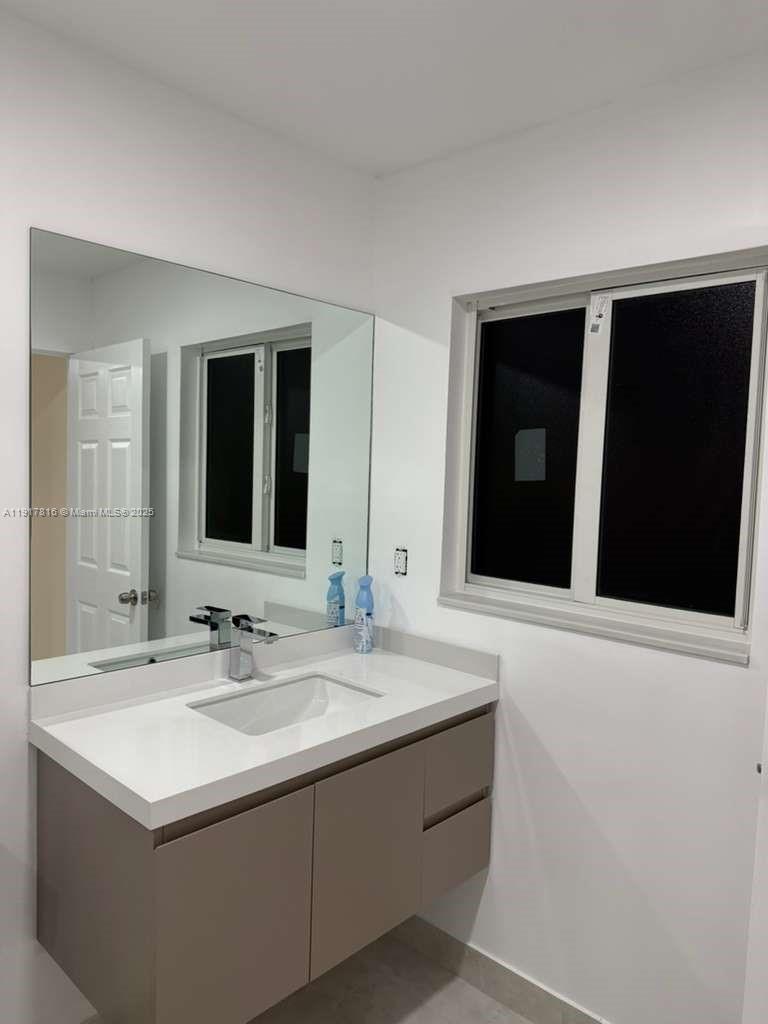 DRIFTWOOD ESTATES NO 5 - Residential Lease