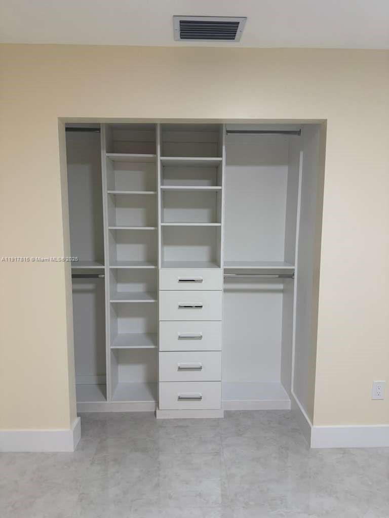 DRIFTWOOD ESTATES NO 5 - Residential Lease