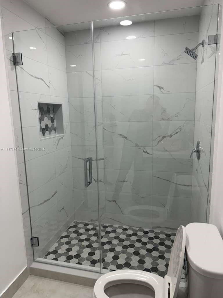 DRIFTWOOD ESTATES NO 5 - Residential Lease