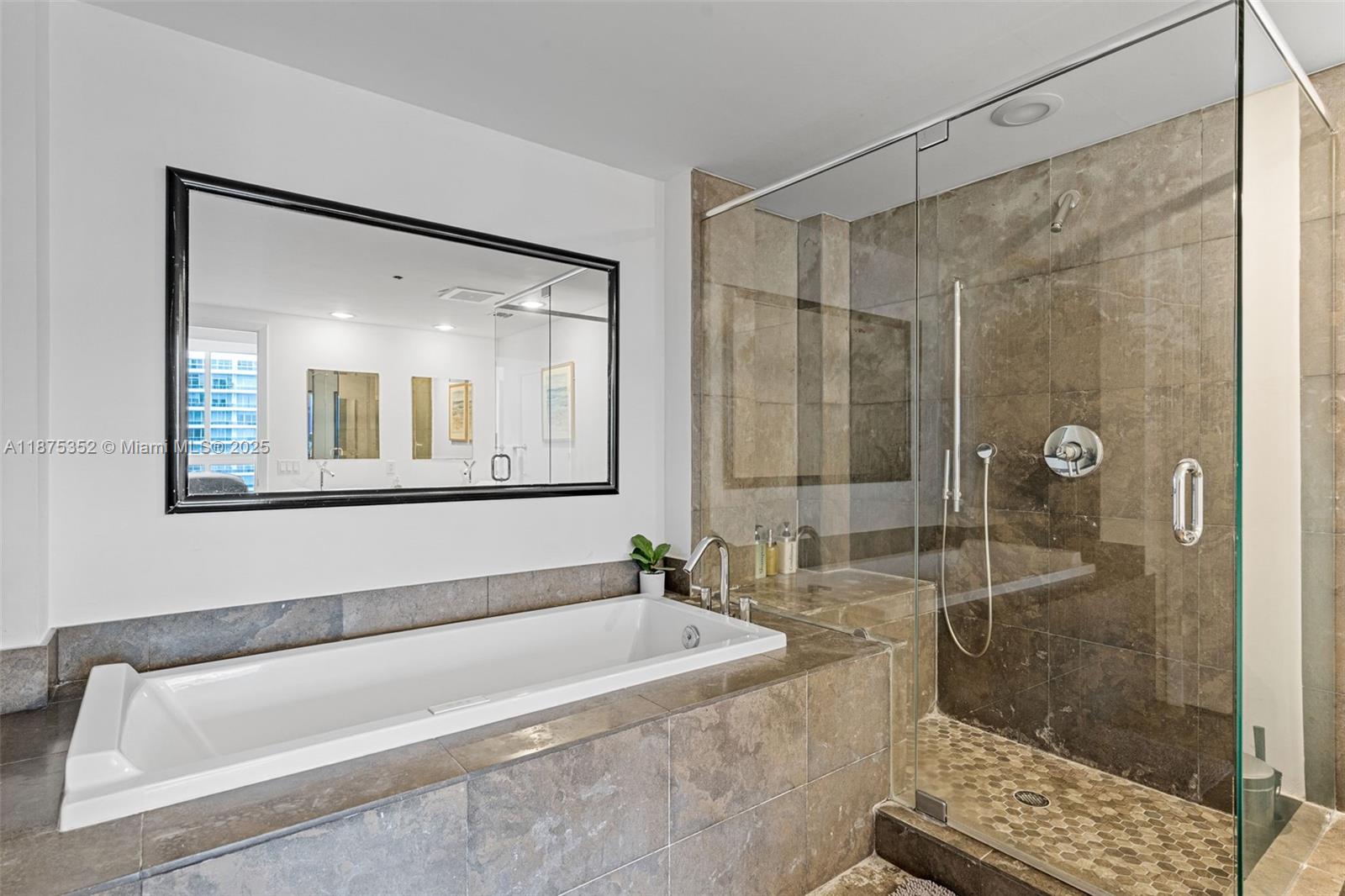 ICON BRICKELL CONDO NO 3 - Residential