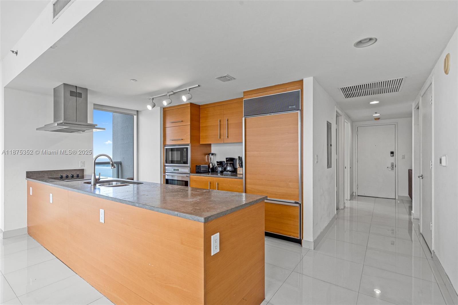 ICON BRICKELL CONDO NO 3 - Residential