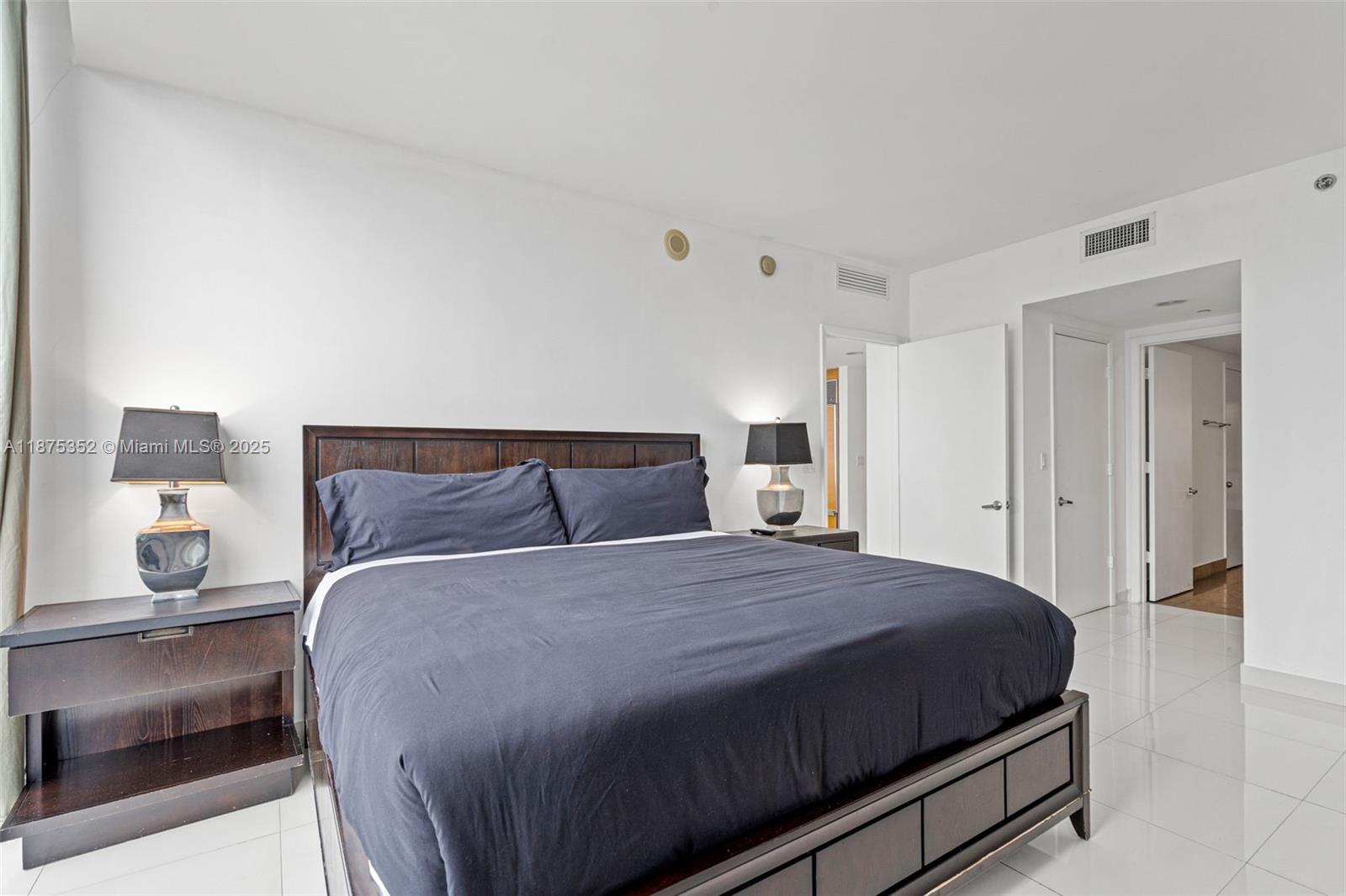 ICON BRICKELL CONDO NO 3 - Residential