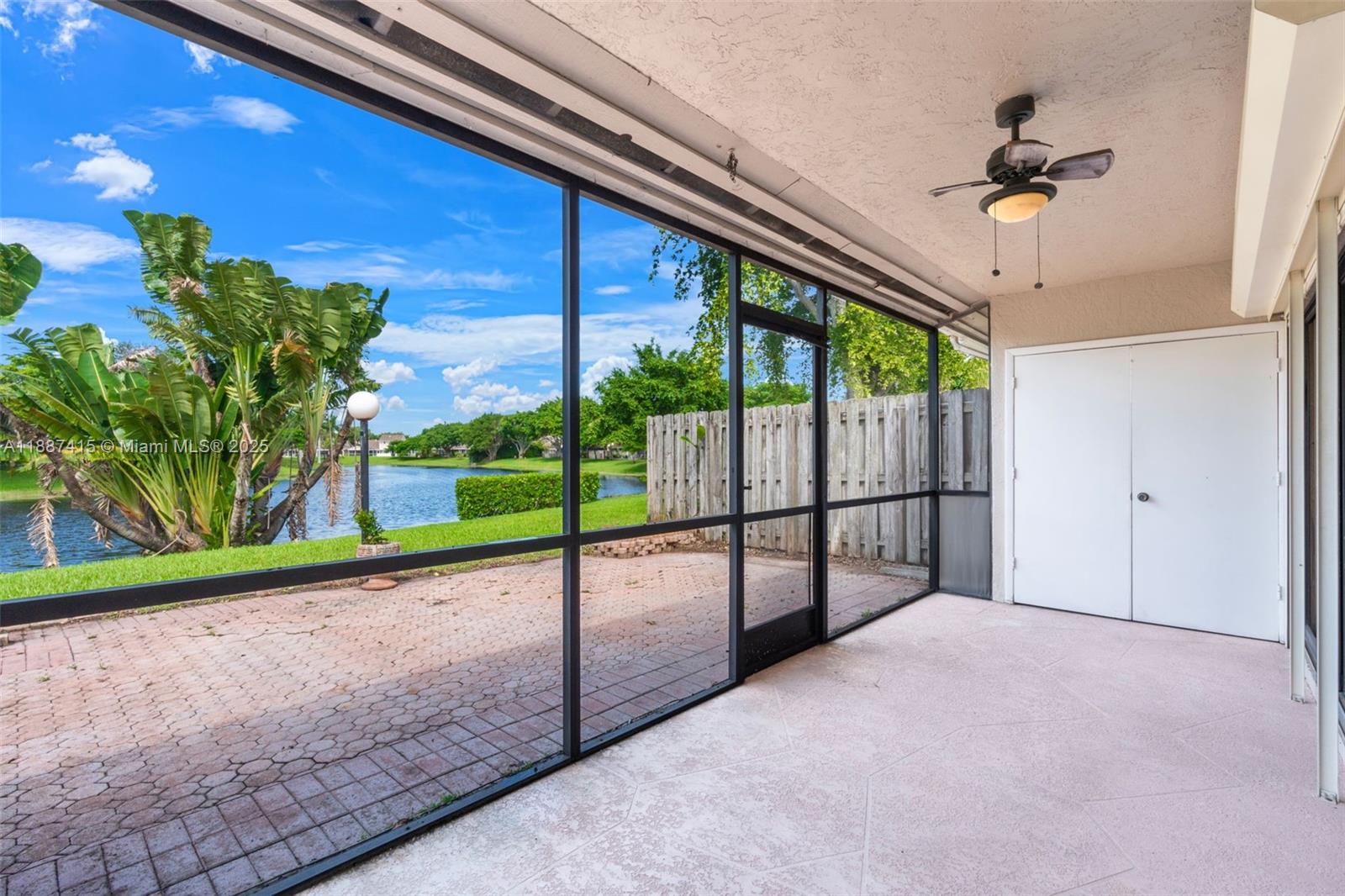 THE LAKES - Residential