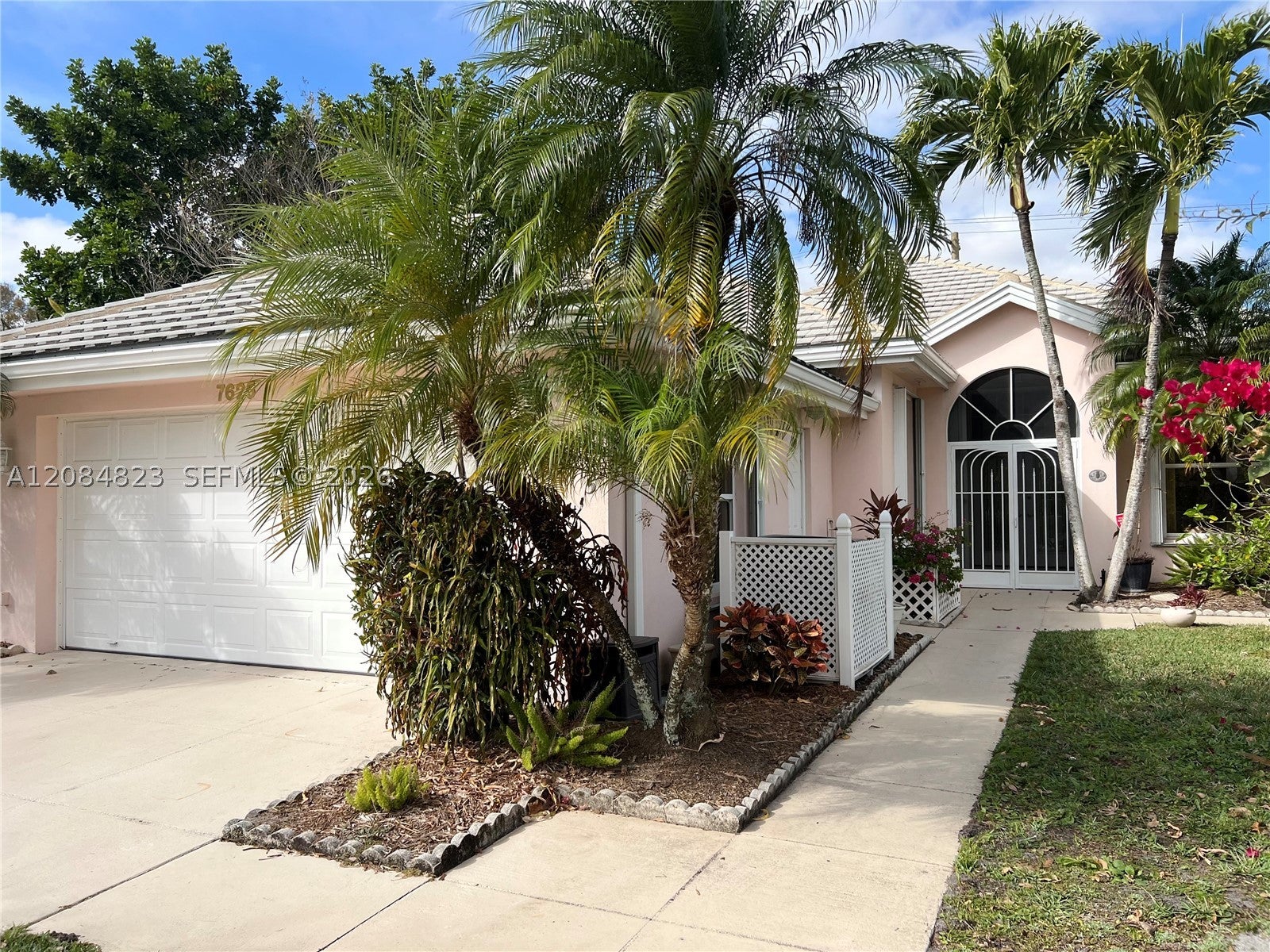 7625 SE Bay Cedar Cir