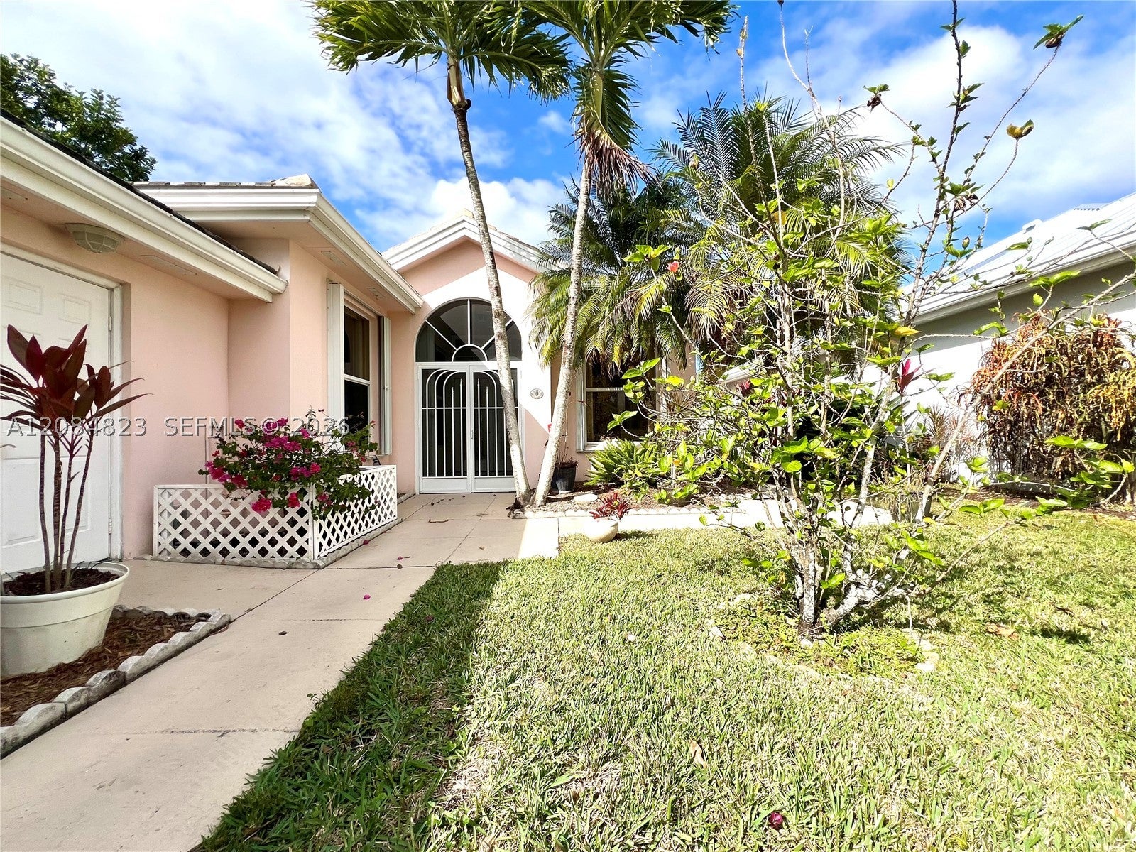 7625 SE Bay Cedar Cir