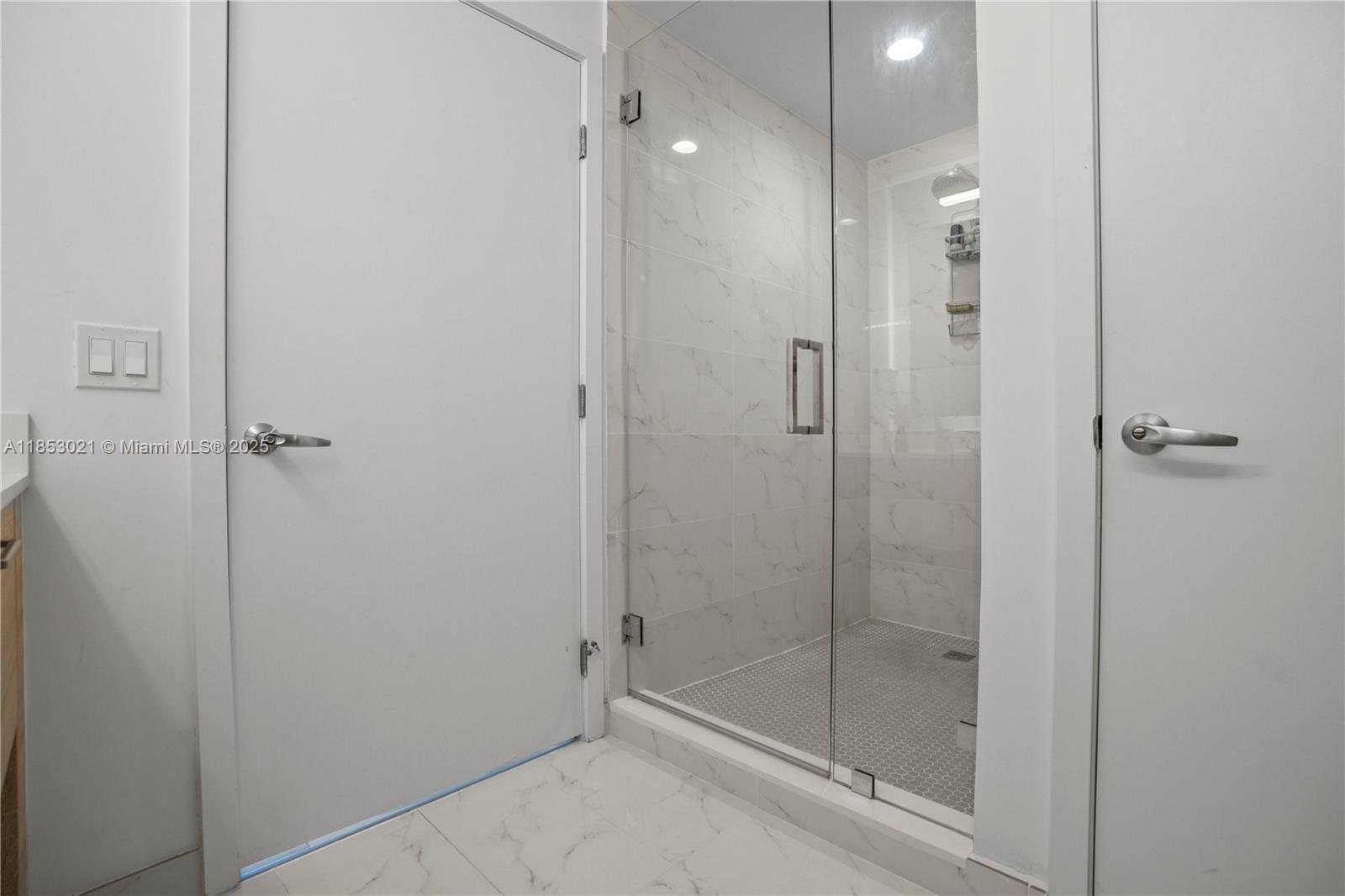 THE HARBOUR SOUTH CONDO - Residential Lease