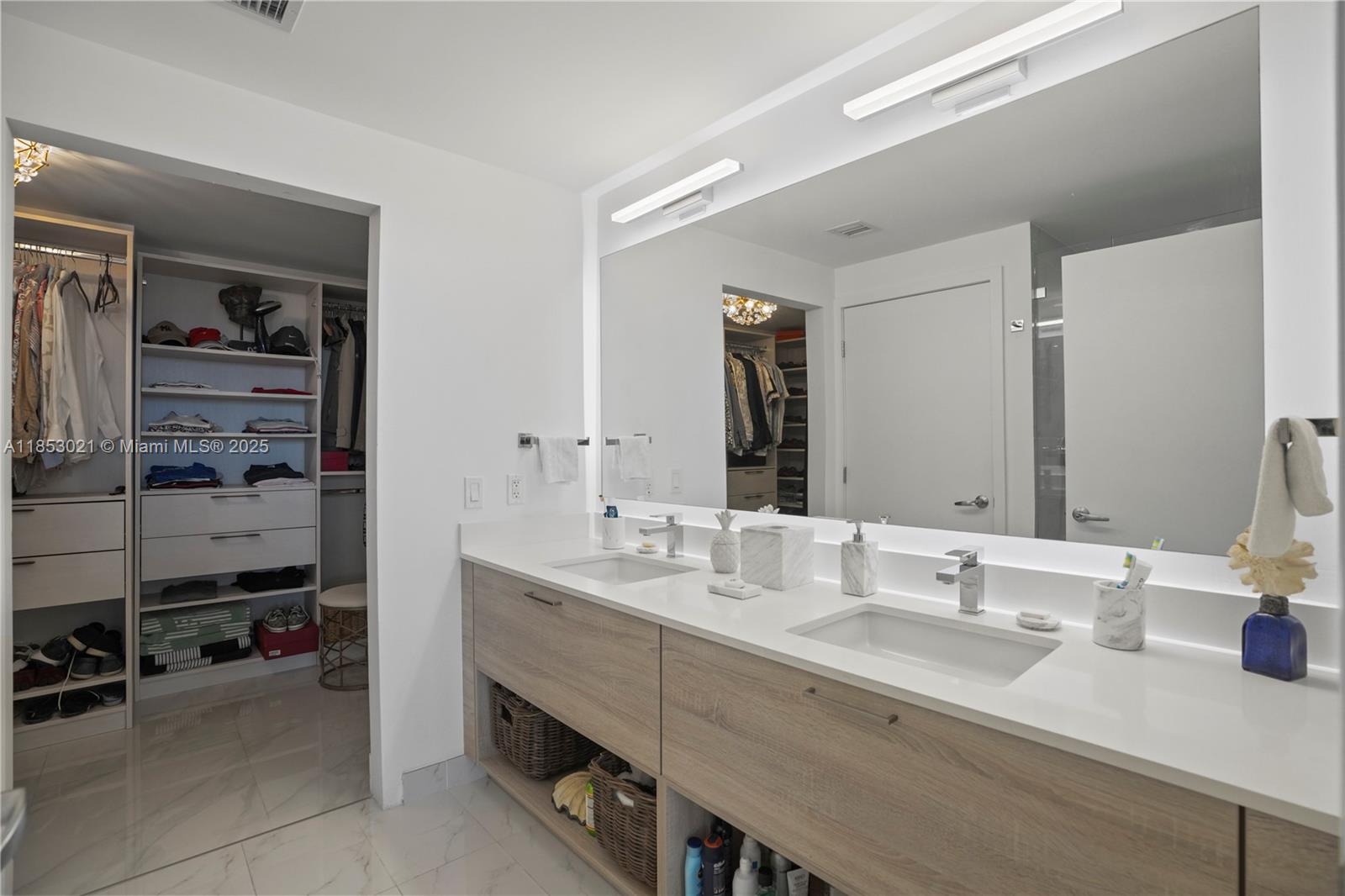 THE HARBOUR SOUTH CONDO - Residential Lease