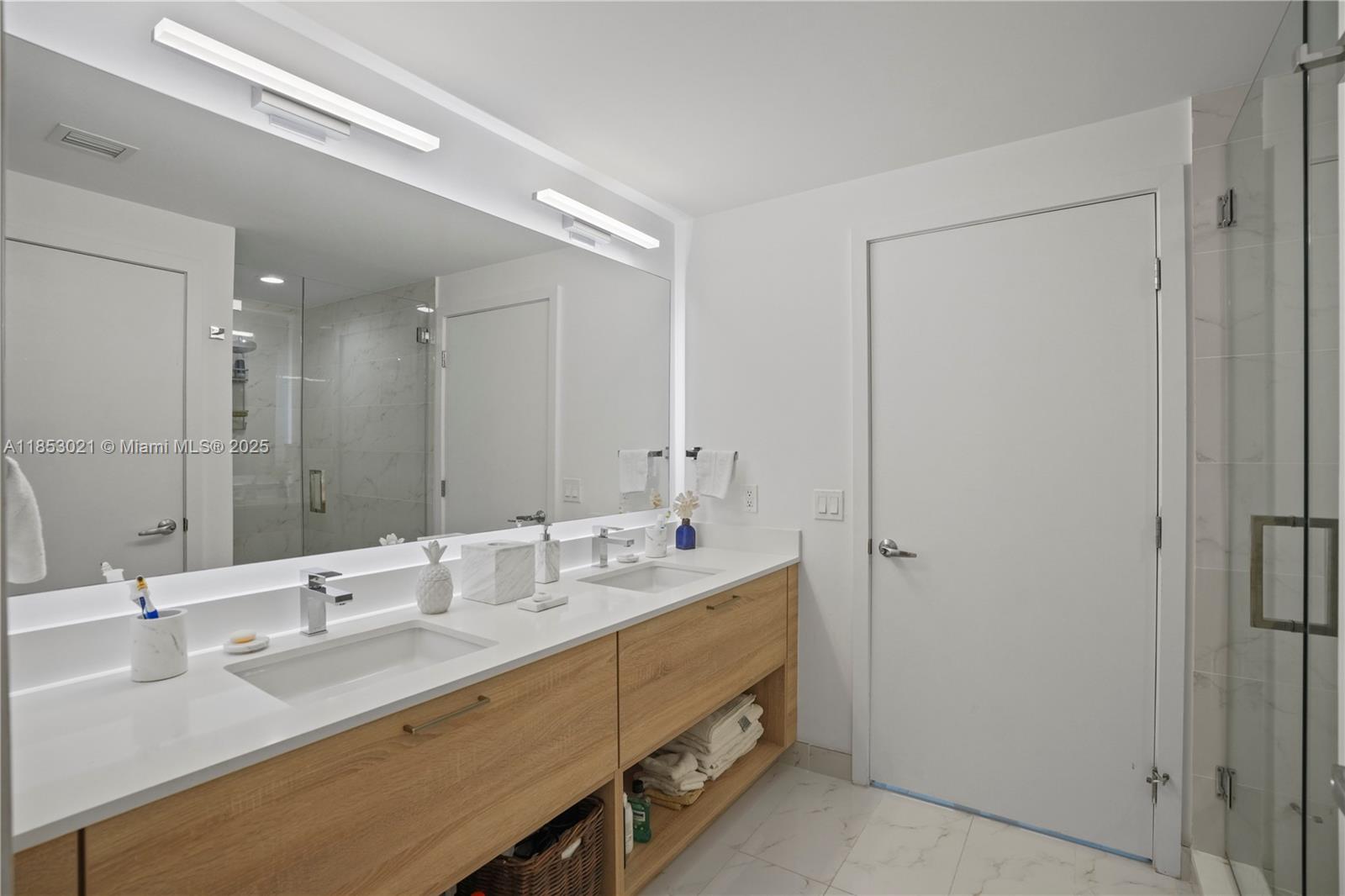 THE HARBOUR SOUTH CONDO - Residential Lease