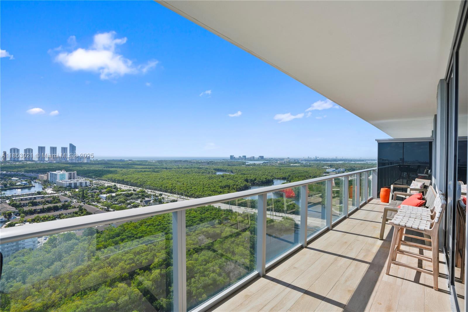 THE HARBOUR SOUTH CONDO - Residential Lease