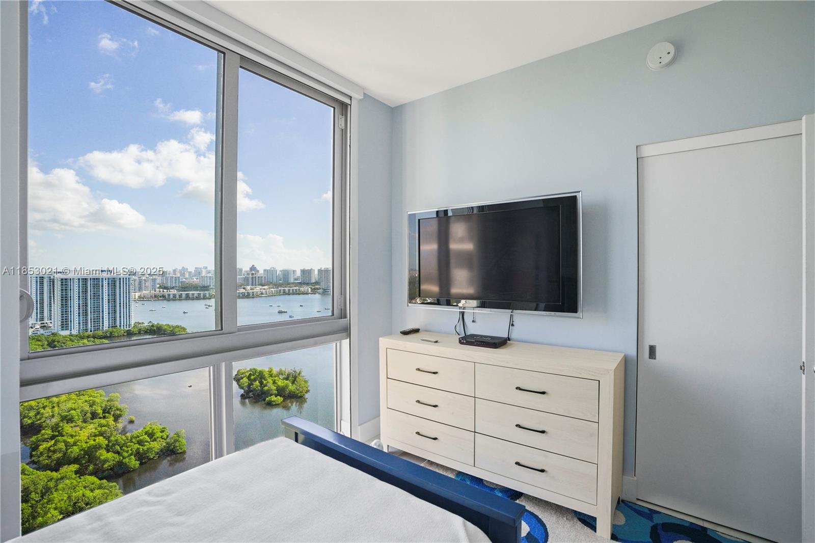 THE HARBOUR SOUTH CONDO - Residential Lease